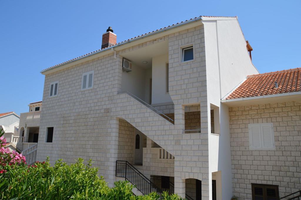 Apartments Biserka Bol Esterno foto